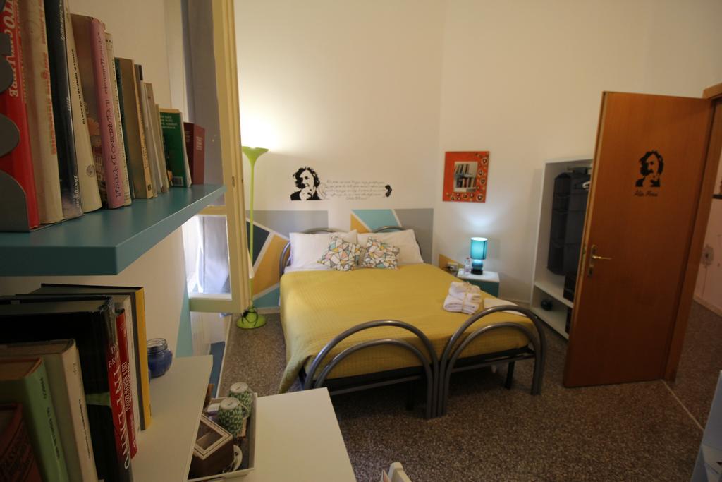 Bed 'N Books Bed and Breakfast Sassari Exteriör bild