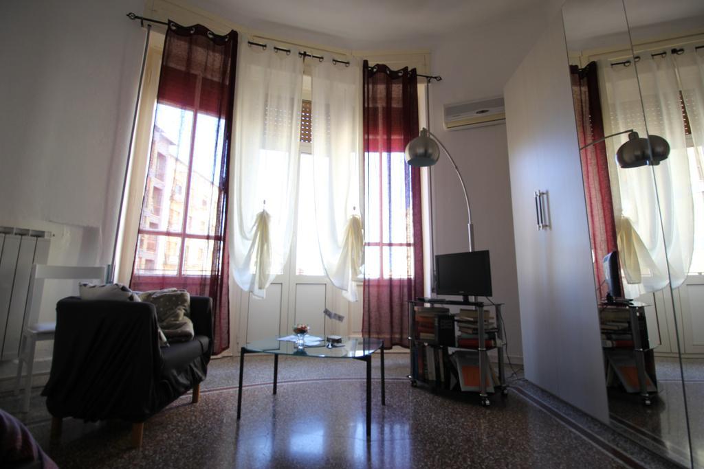 Bed 'N Books Bed and Breakfast Sassari Exteriör bild
