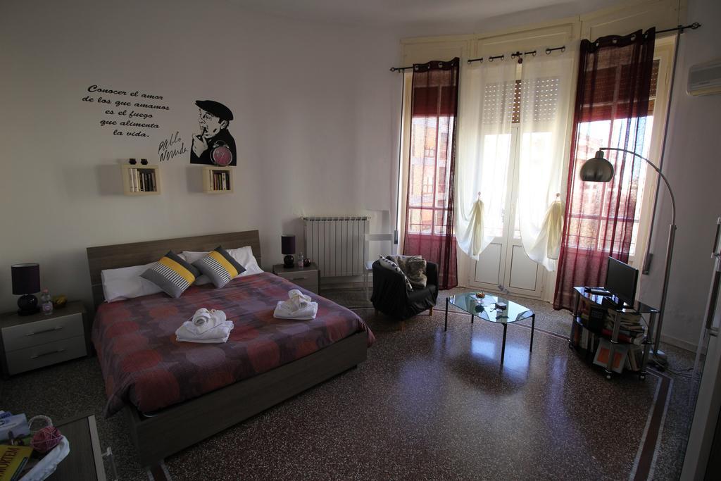 Bed 'N Books Bed and Breakfast Sassari Exteriör bild