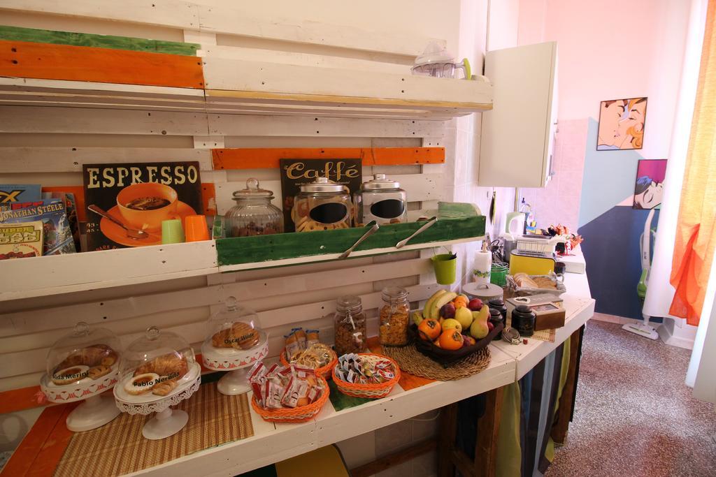 Bed 'N Books Bed and Breakfast Sassari Exteriör bild