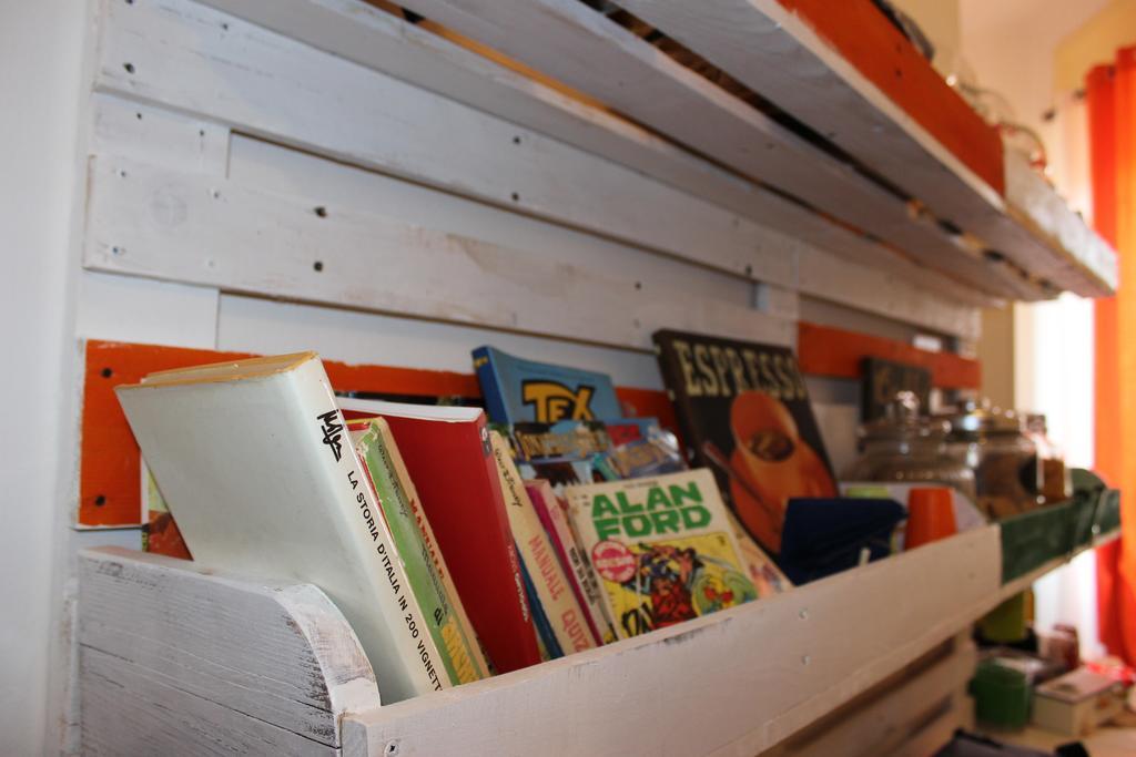 Bed 'N Books Bed and Breakfast Sassari Exteriör bild
