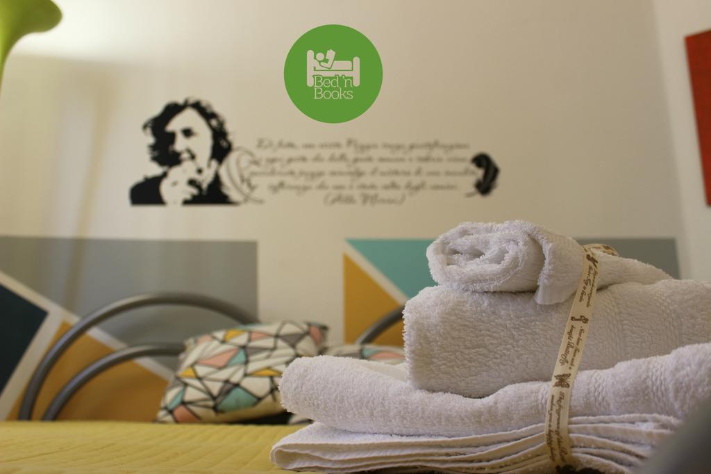 Bed 'N Books Bed and Breakfast Sassari Exteriör bild
